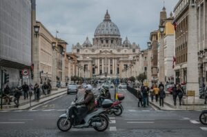 Read more about the article 10 Ways to Explore and Enjoy Rome on a Budget