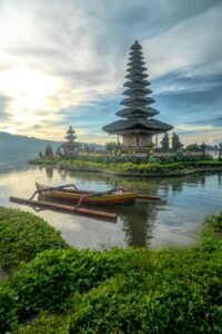 Read more about the article Bali Beyond the Tourist Traps: 10 Delightful Ways to Experience the City Like a Local